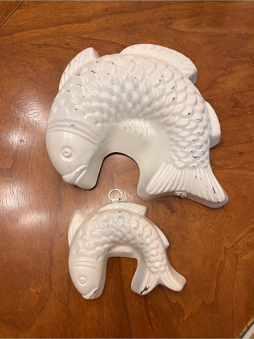 Coastal Distressed White Metal Fish Wall Hanging Set | Nautical Cottage Decor